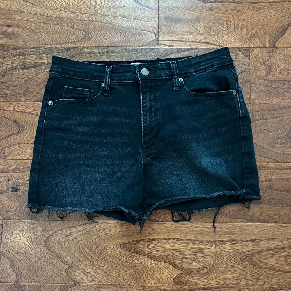 Universal Thread cutoff shorts